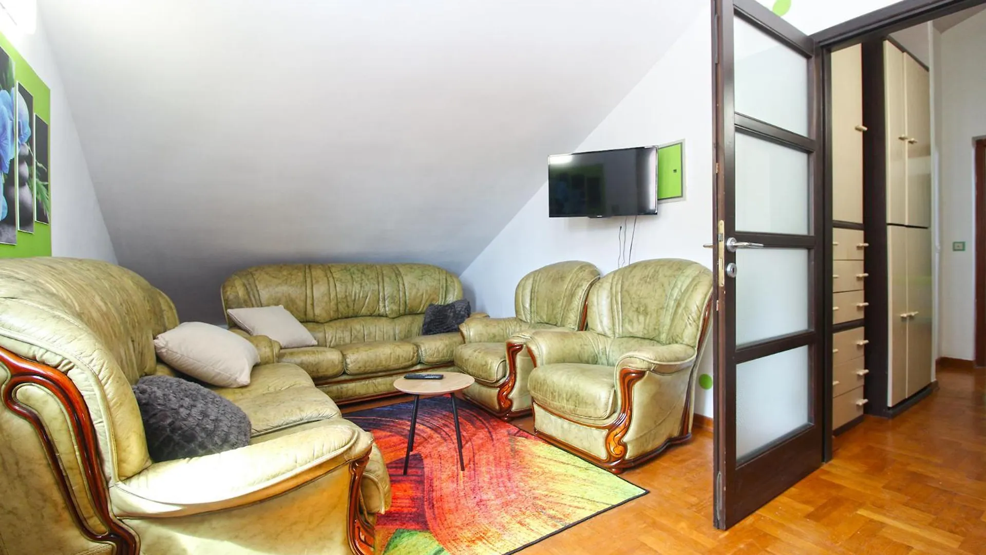 Apartments Richard 2319 Pjescana Uvala