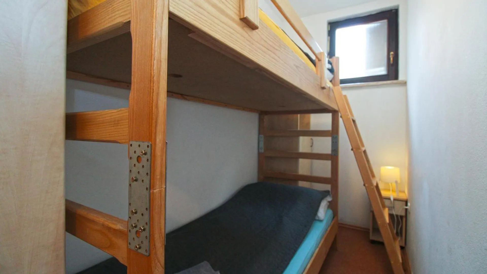 Apartments Richard 2319 Pjescana Uvala