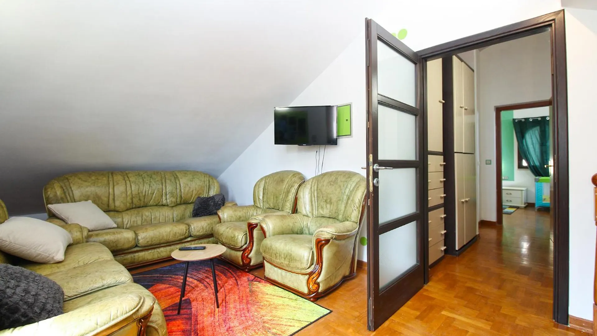 Apartments Richard 2319 Pjescana Uvala