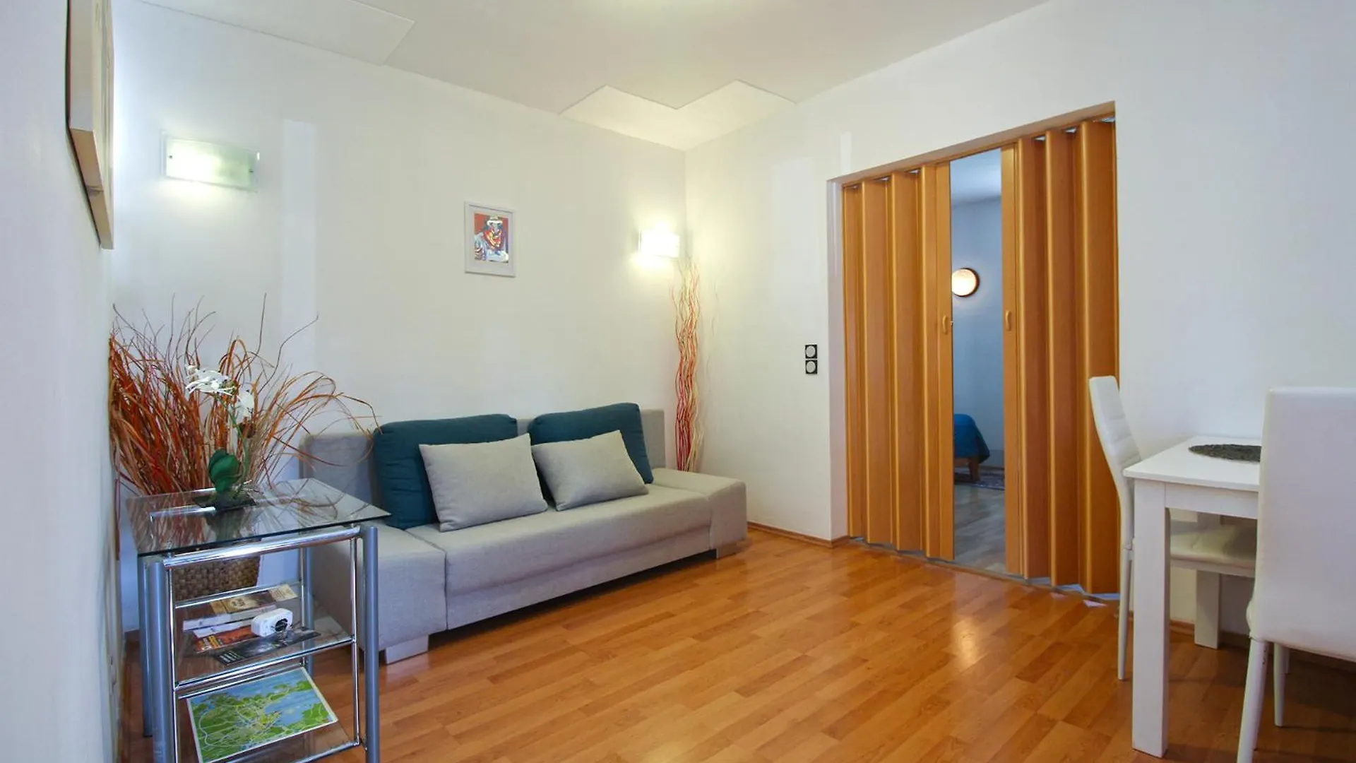 Apartments Richard 2319 Pjescana Uvala