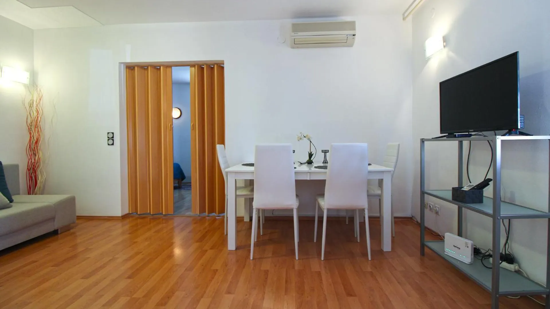 Apartments Richard 2319 Pjescana Uvala