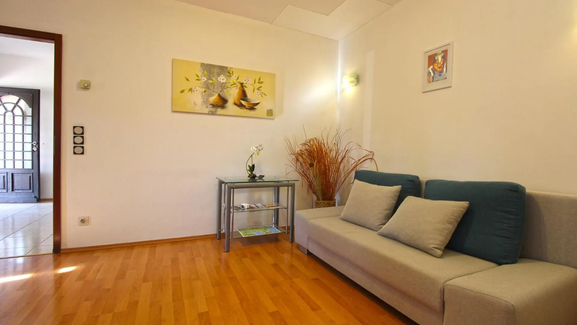 Apartments Richard 2319 Pjescana Uvala