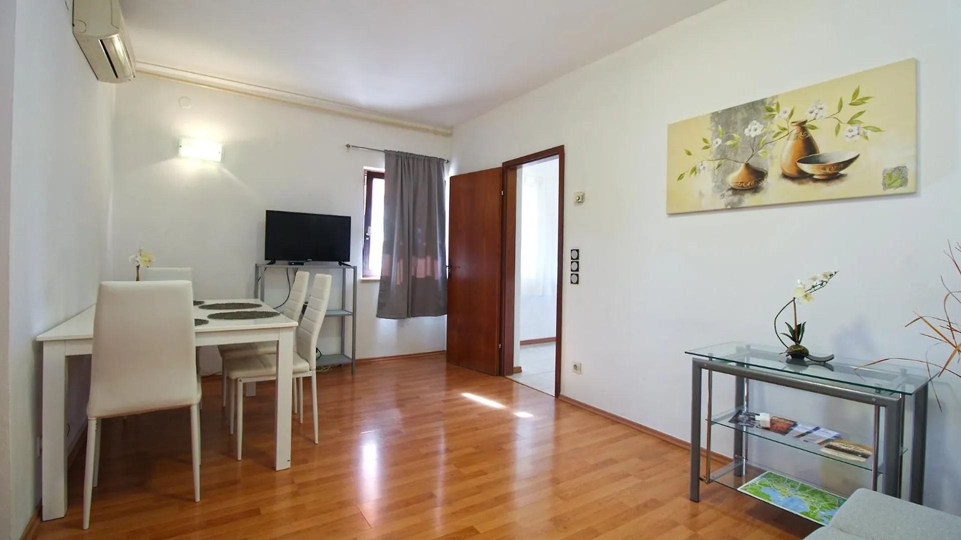 Apartments Richard 2319 Pjescana Uvala 0*,  Croatia